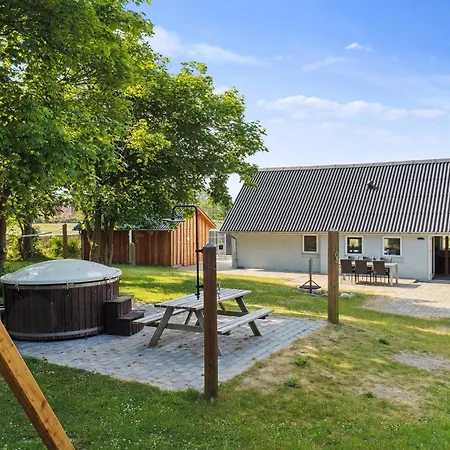 16-person With View Over The Water And Wilderness Bath * Thisted