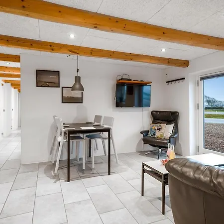 16-person With View Over The Water And Wilderness Bath *