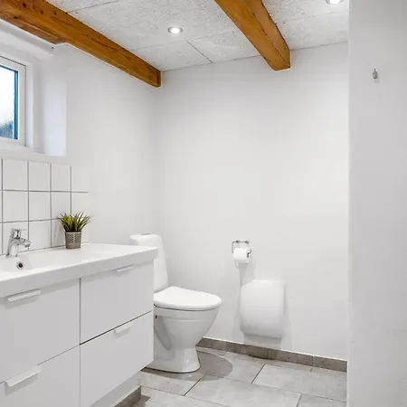 16-person With View Over The Water And Wilderness Bath Thisted